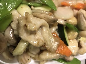 Order L午 Moo Goo Gai Pan 蘑菇几片L12 food online from Moon Wok store, Lenexa on bringmethat.com