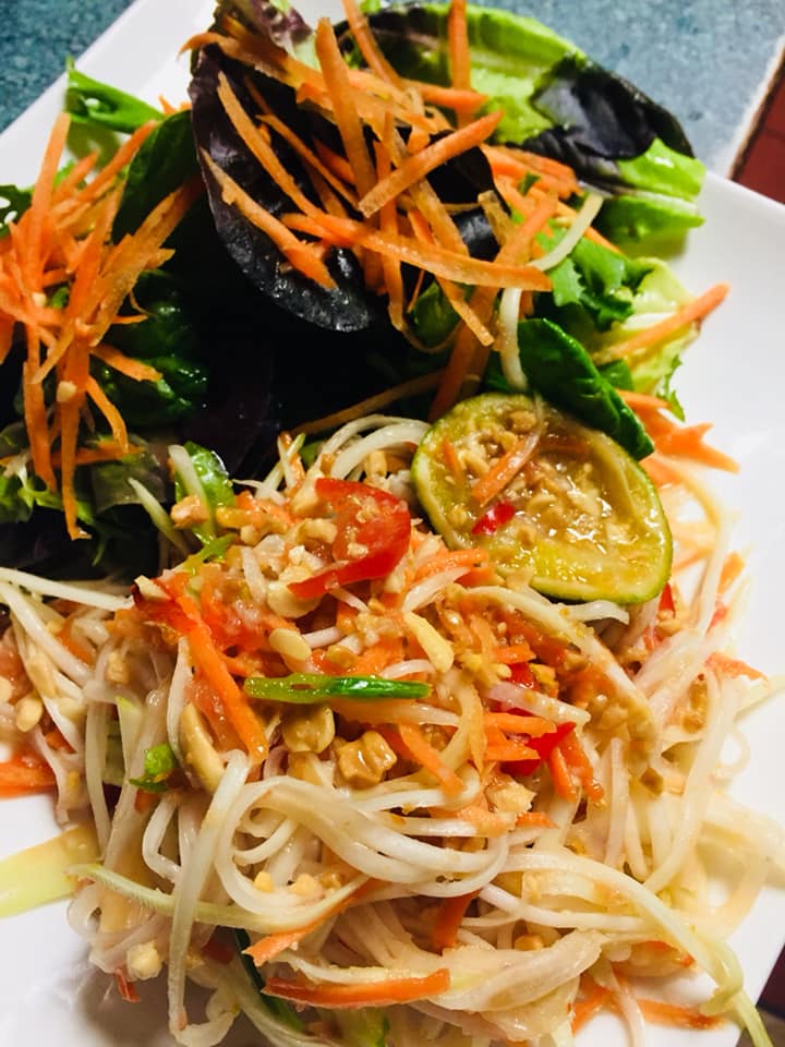 Order 22. Papaya Salad food online from Spicy Lime store, New Bedford on bringmethat.com