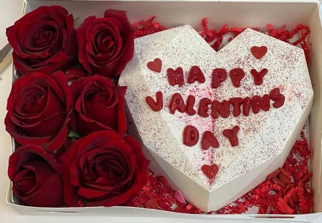 Order 1/2 Dozen Roses with a Breakable Chocolate Heart food online from La Michoacana Sabor Mexico store, Santa Ana on bringmethat.com