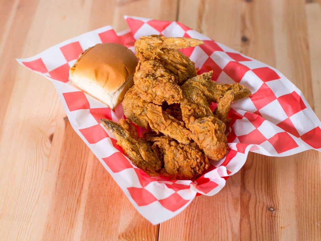 Order 5 Piece Wings and Rolls food online from Terry's Seafood And Chicken store, Austin on bringmethat.com