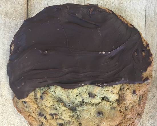 Order Choc Chip Dipped Cookie food online from Daily Grind Espresso store, Pullman on bringmethat.com