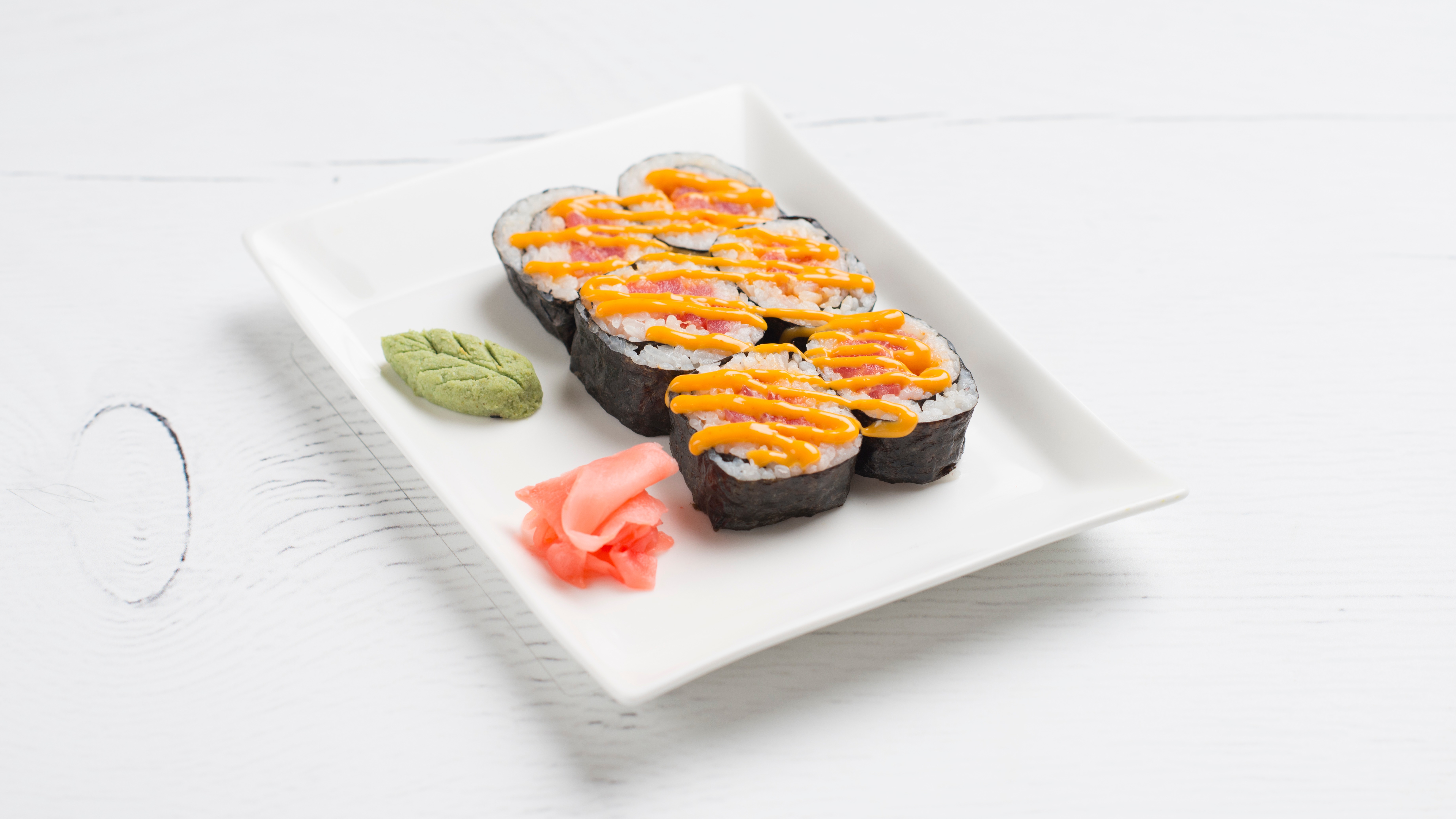 Order Spicy Tuna Roll food online from Vera Asian store, Royal Oak on bringmethat.com