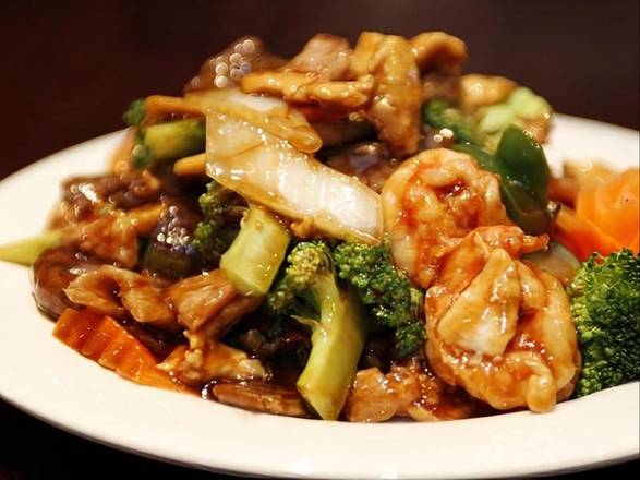 Order happy family food online from Big Wok store, Fort Mill on bringmethat.com