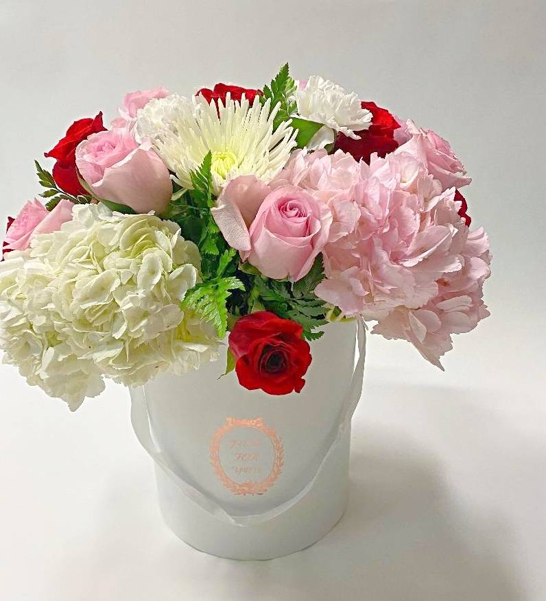 Order jumbo Box of fresh flowers  food online from Nia store, Chicago on bringmethat.com