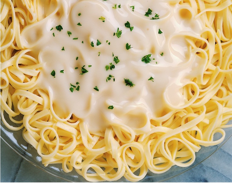 Order Fettuccine Alfredo food online from Vinny's Pizza store, Pittsburgh on bringmethat.com