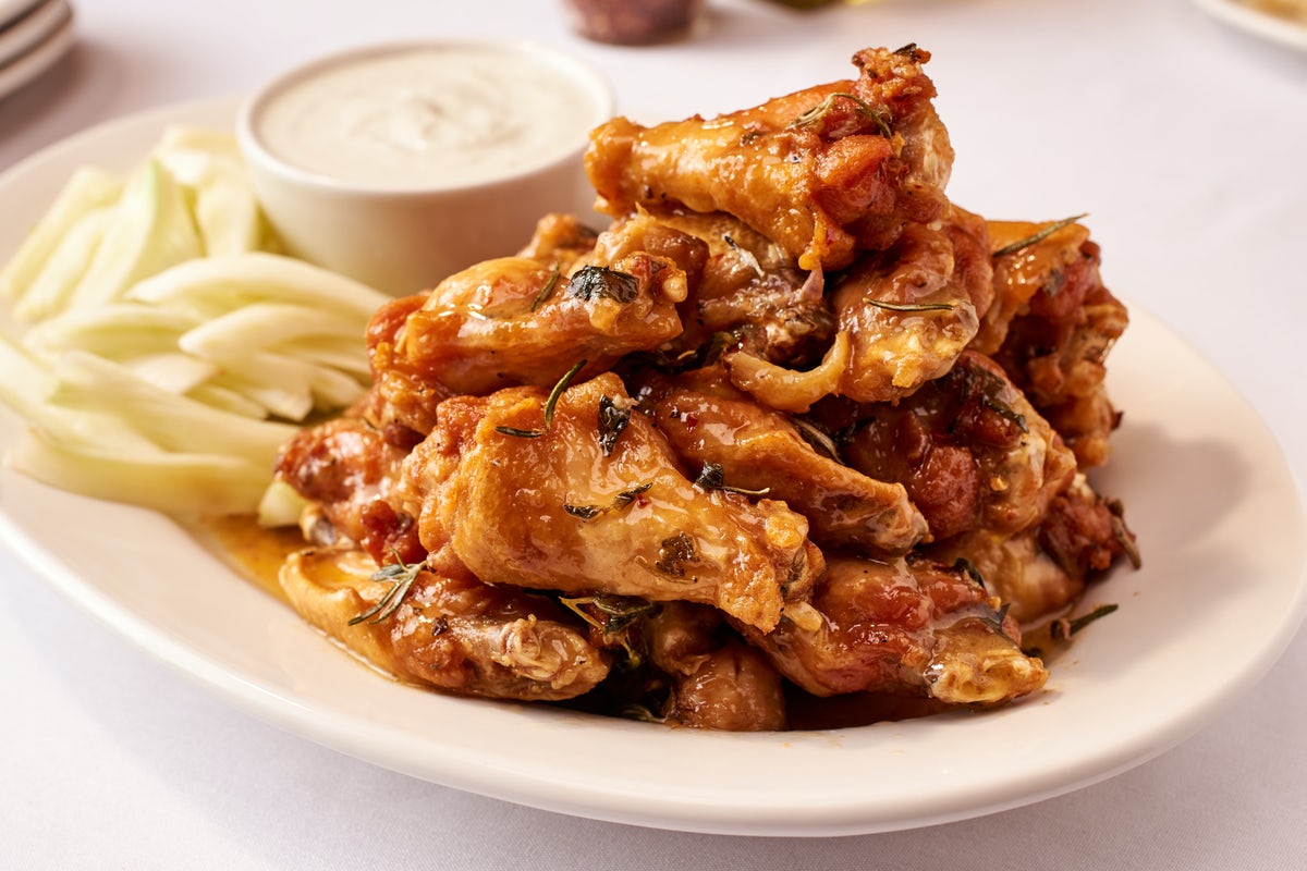 Order Spicy Scarpariello Wings food online from Carmine's store, Atlantic City on bringmethat.com