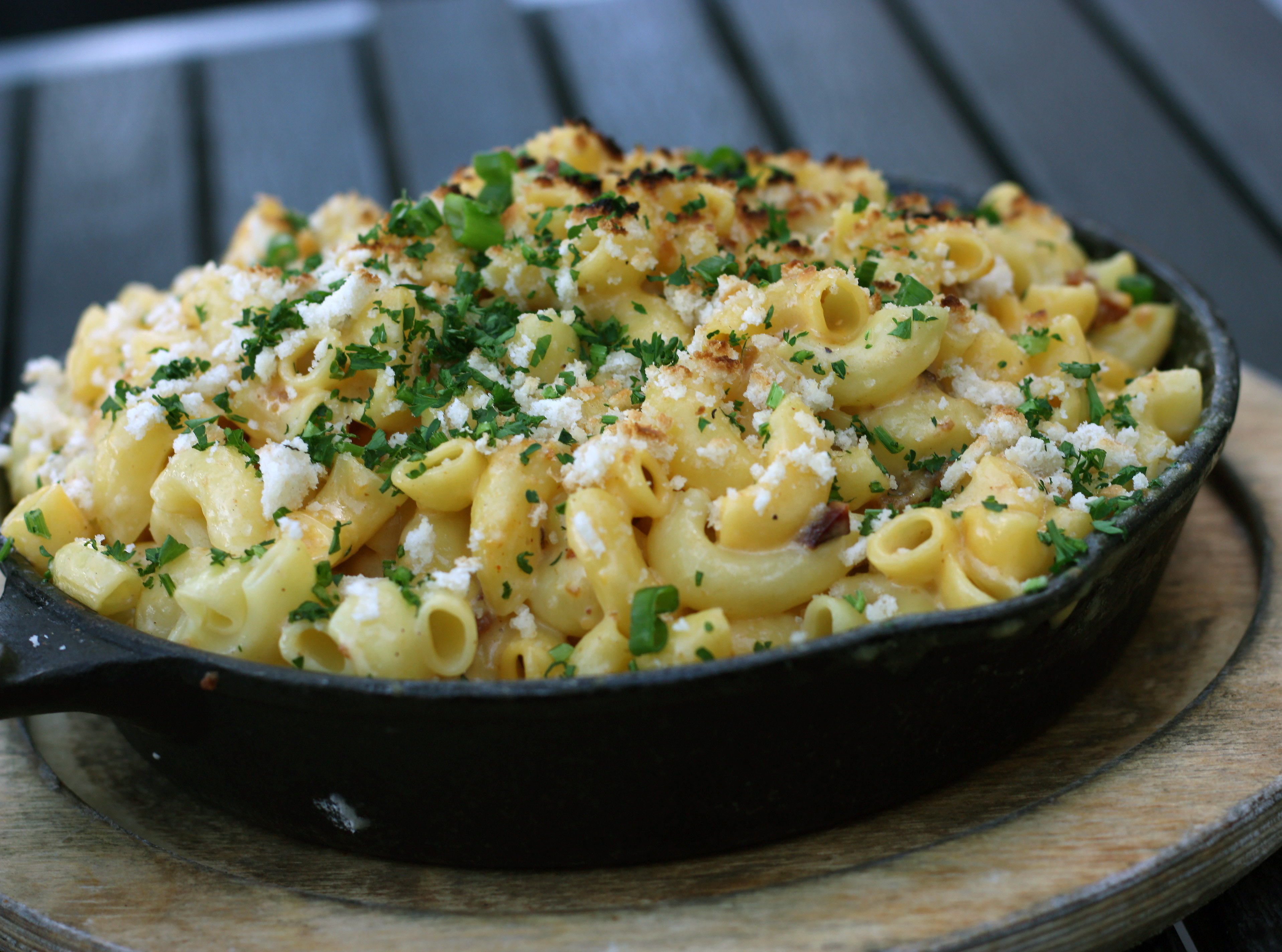 Order Macky's Mac and Cheese food online from Mama Comfort Food & Cocktails store, Los Alamitos on bringmethat.com