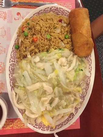 Order C1. Chicken Chow Mein Combination Platter food online from Boulevard Chinese Restaurant store, Elmwood Park on bringmethat.com
