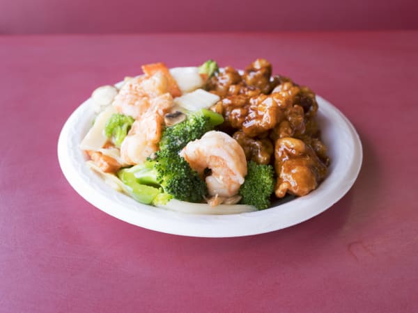 Order S7. Dragon and Phoenix Hunan Style food online from Great Wall Chinese Restaurant store, Niagara Falls on bringmethat.com