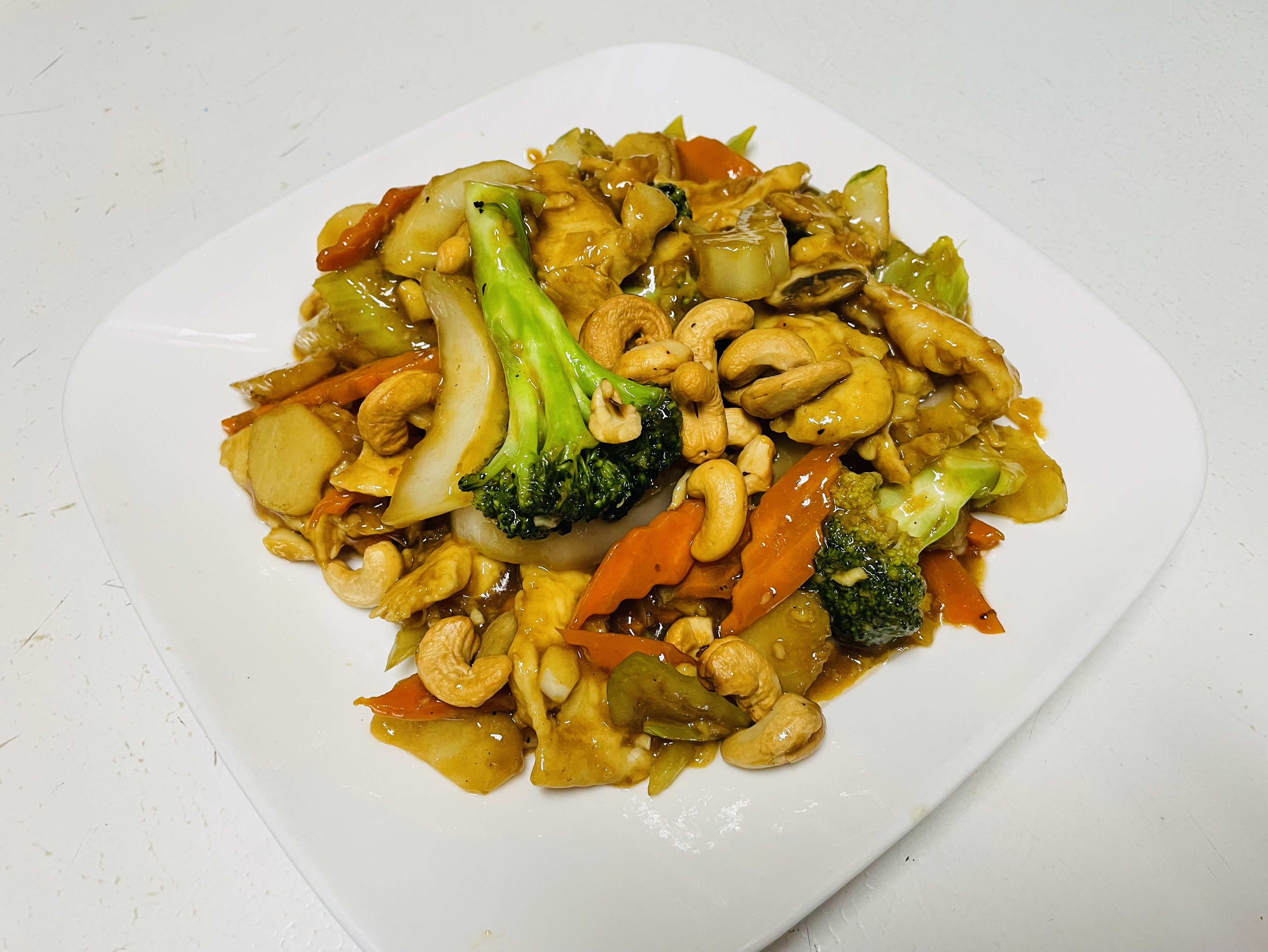 Order Cashew Nut Chicken food online from Rainbow House store, Albany on bringmethat.com