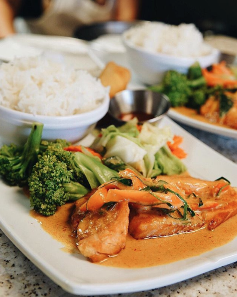 Order A1. Chu Chee Salmon Filet food online from Sri Siam Cafe store, North Hollywood on bringmethat.com