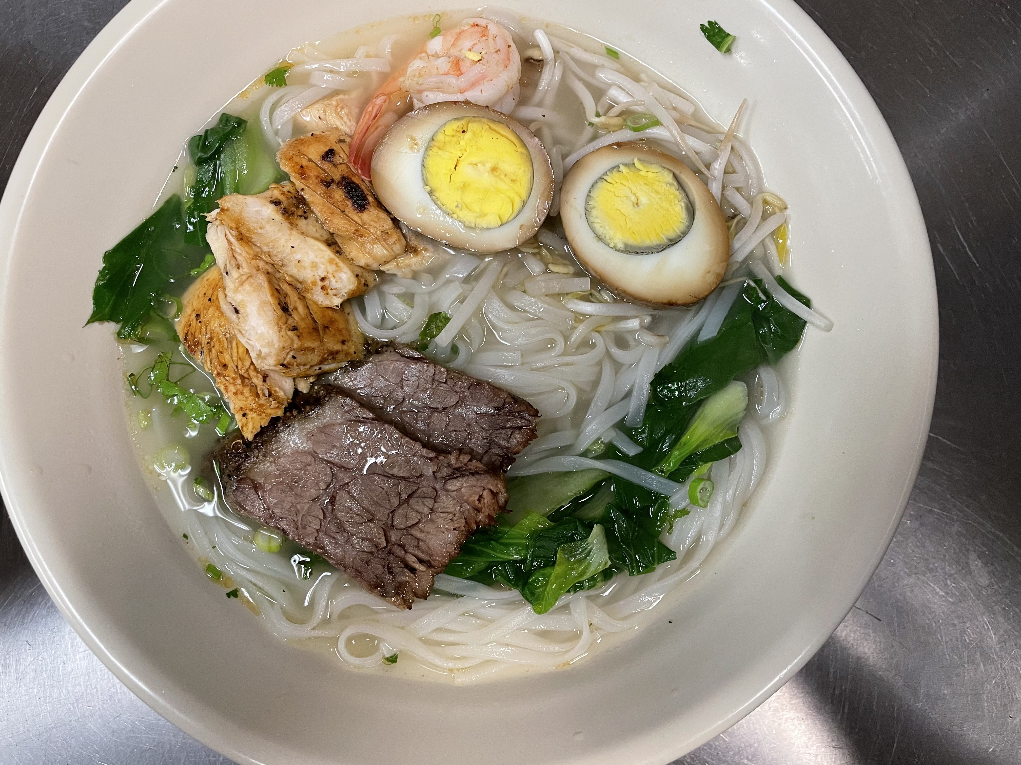 Order Wei's Noodle Soup food online from Wei Buffet store, Roselle Park on bringmethat.com