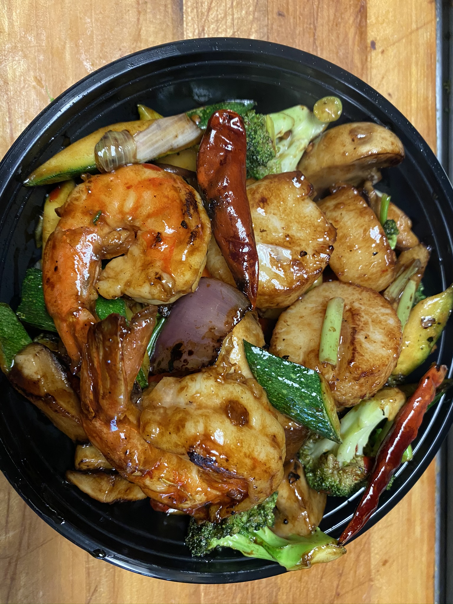 Order Scallop and Prawn Hunan Style food online from Soy & Ginger Wok Grill store, Livingston on bringmethat.com
