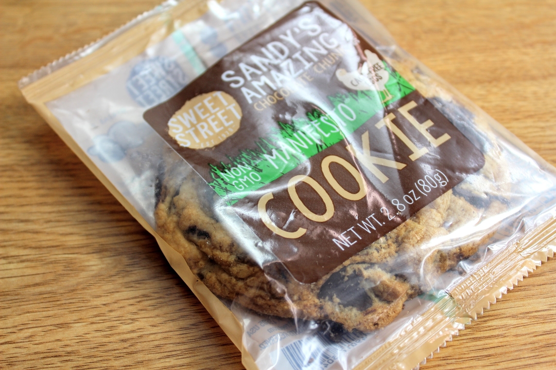 Order Chocolate Chip Cookie food online from Mckenzie Barbeque store, Montgomery on bringmethat.com