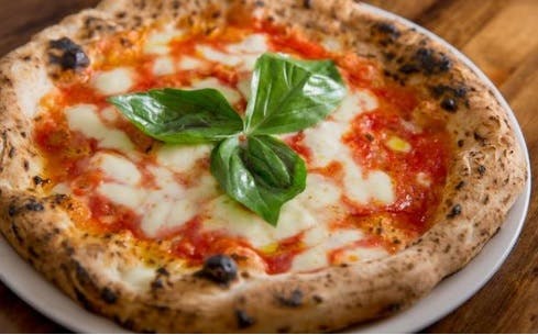 Order Margherita Pizza - Personal 12'' (6 Slices) food online from Dellarocco's of Brooklyn store, Brooklyn Heights on bringmethat.com