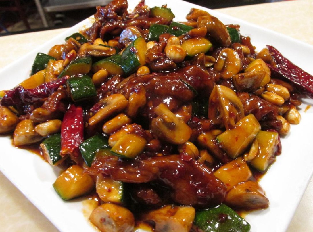 Order Kung Pao Beef food online from Tra Ling Oriental Cafe store, Boulder on bringmethat.com