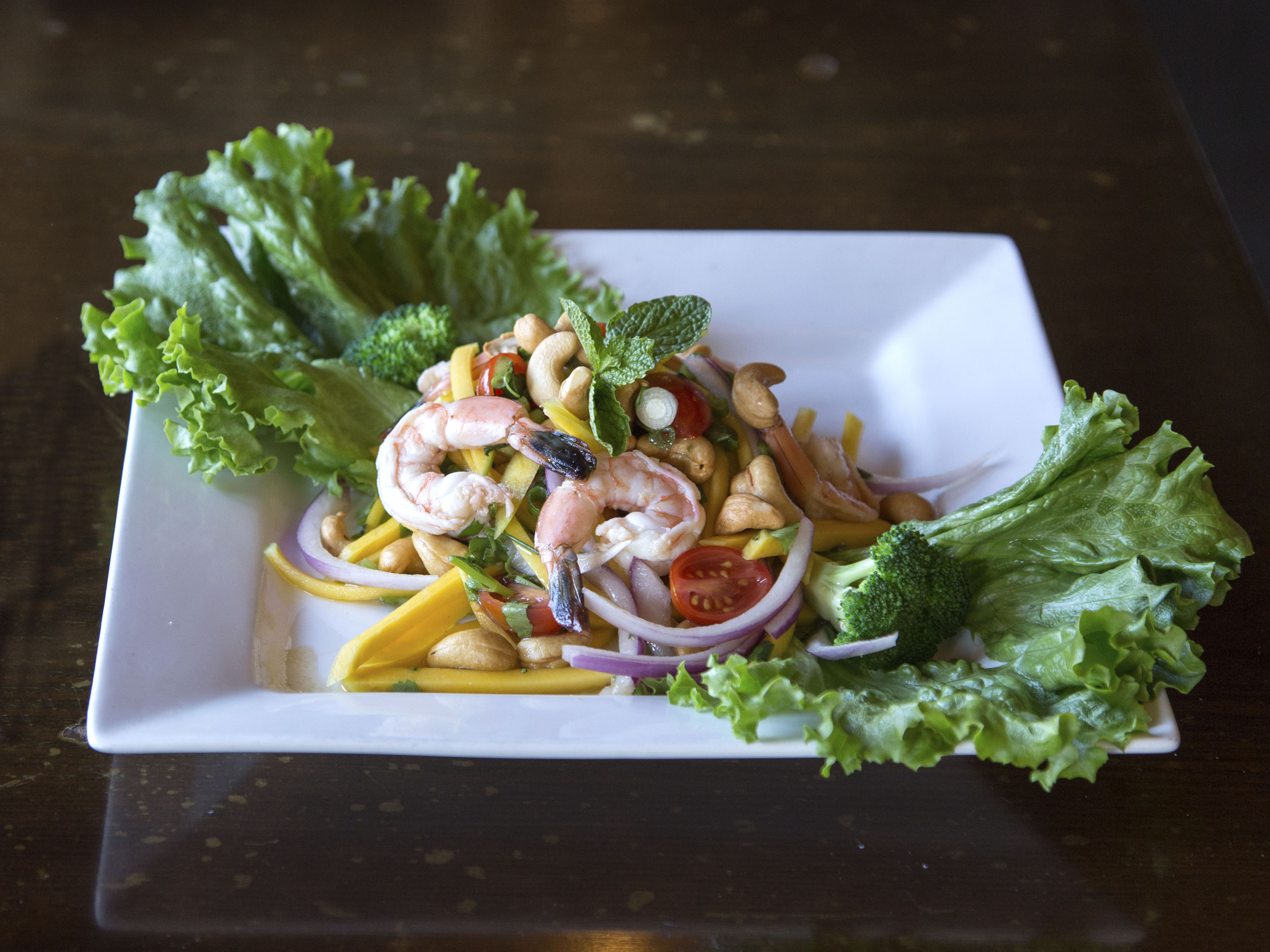 Order S9. Mango with Shrimp Salad food online from Rakang store, Long Beach on bringmethat.com