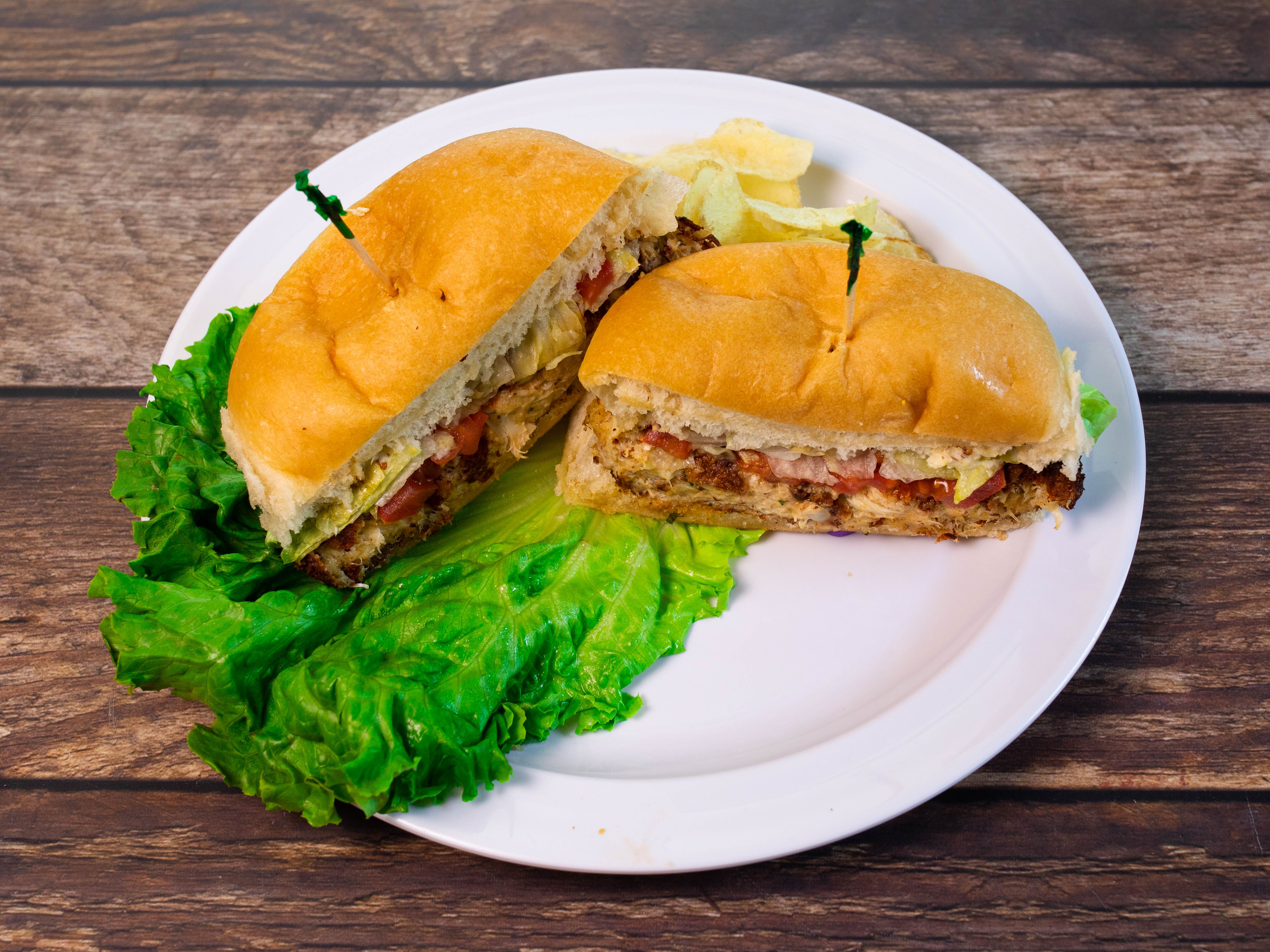 Order Crab Cake Sandwich food online from Fairfield Market & Cafe store, Shreveport on bringmethat.com