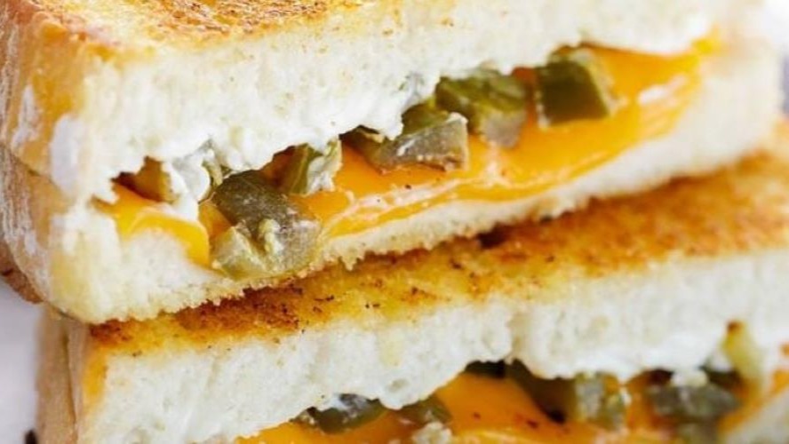 Order Jalapeno Popper Grilled Cheese food online from Baggin Gourmet store, Tucson on bringmethat.com