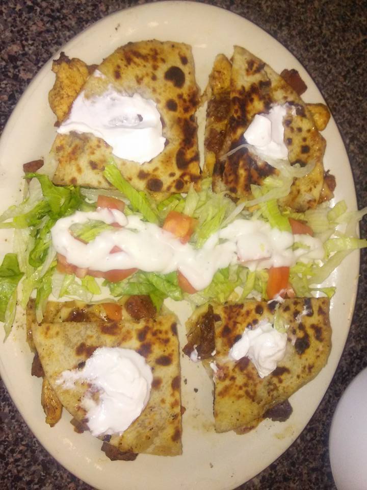 Order Chicken Quesadillas Lunch Plate food online from Mexican Cafe store, Edinburg on bringmethat.com