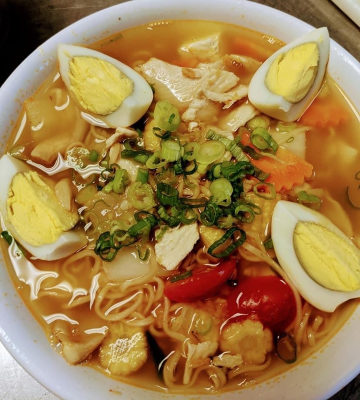 Order Roma Hot & Sour Soup ( Chicken ) food online from Roma Thai & Burmese Cuisine store, Buffalo on bringmethat.com