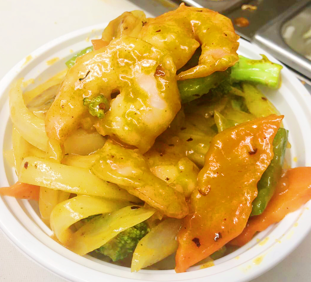 Order 82. Shrimp with Curry Sauce 咖喱虾 food online from Happy Garden Chinese Restaurant store, BRONX on bringmethat.com