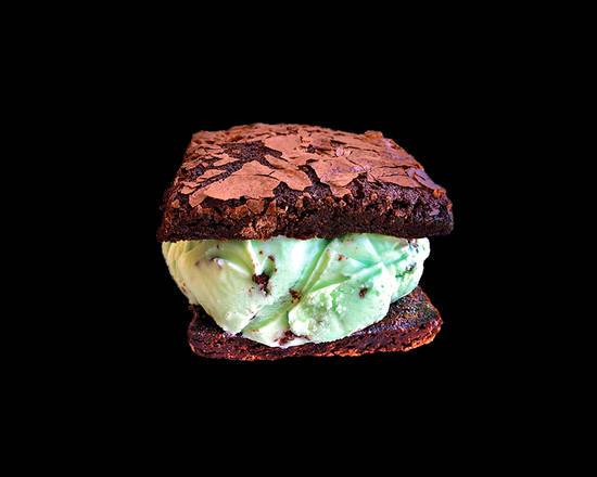 Order Brownies w/ Mint Chip Ice Cream food online from The Baked Bear store, South Lake Tahoe on bringmethat.com