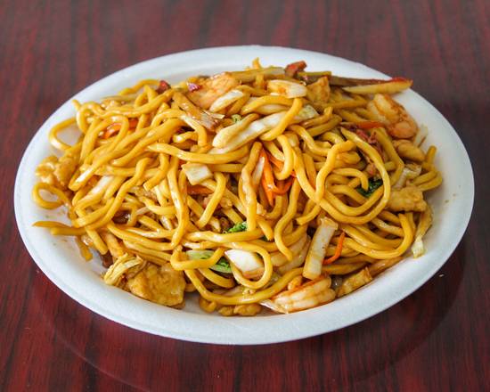 Order House Special Chow Mein (1 qt) food online from Great China store, Wingate on bringmethat.com