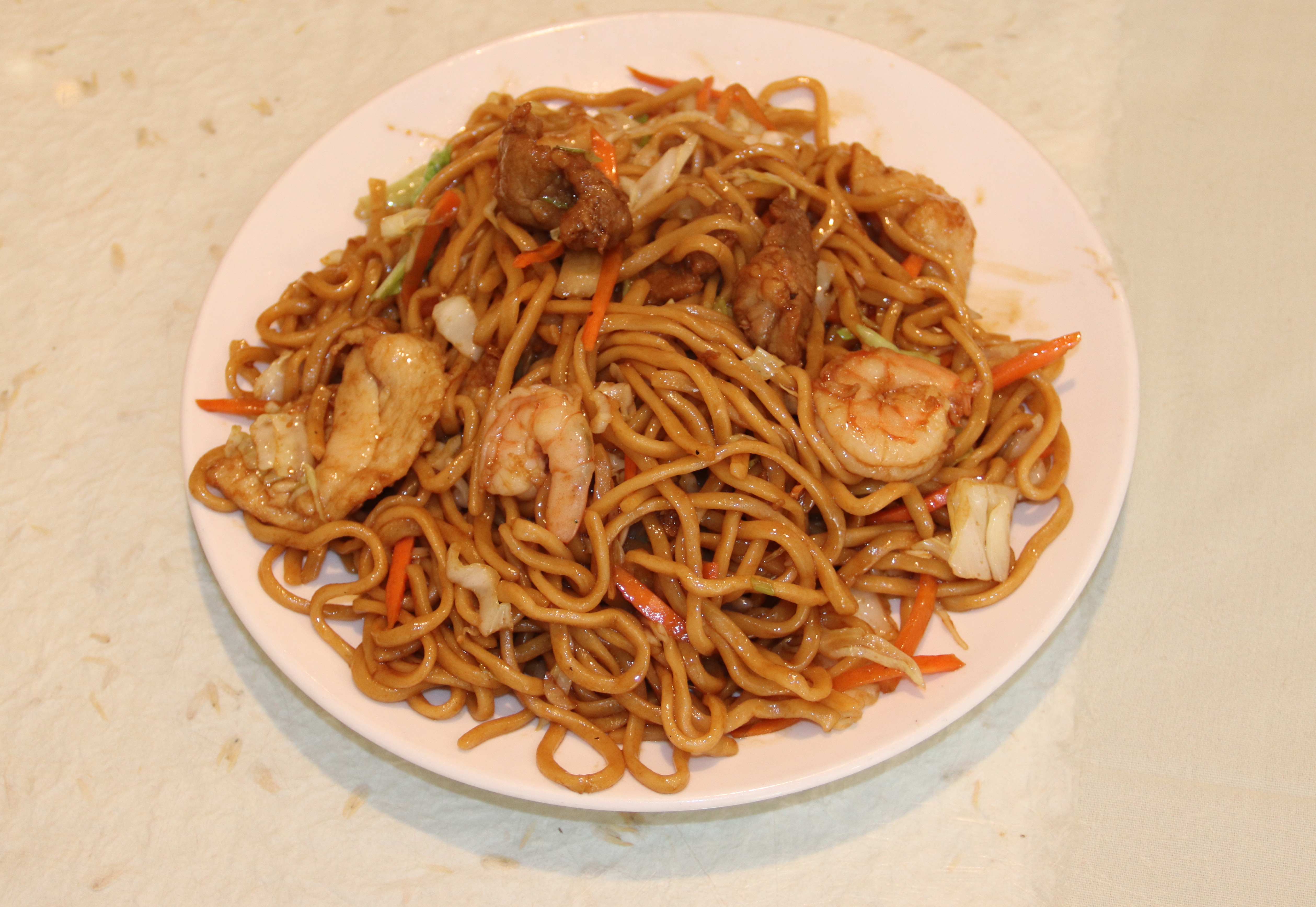 Order House Special Chow Mein food online from Chang's kitchen store, San Francisco on bringmethat.com