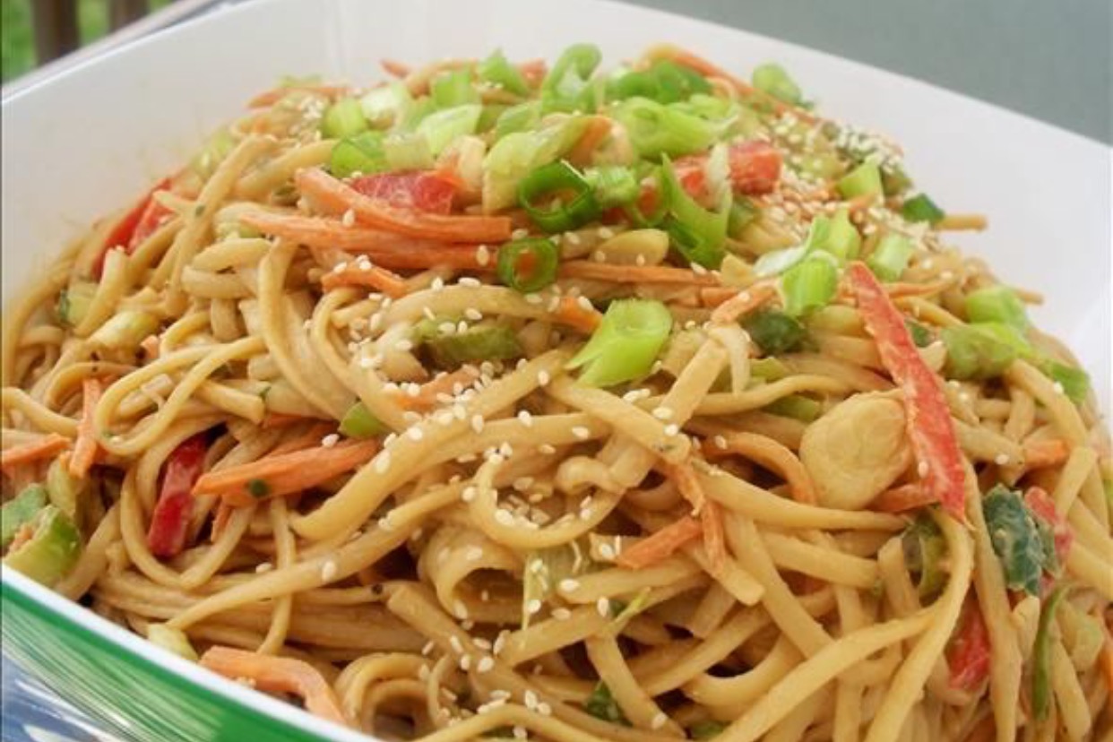 Order 14. Cold Noodle with Sesame Sauce food online from China House Delivery store, Lodi on bringmethat.com