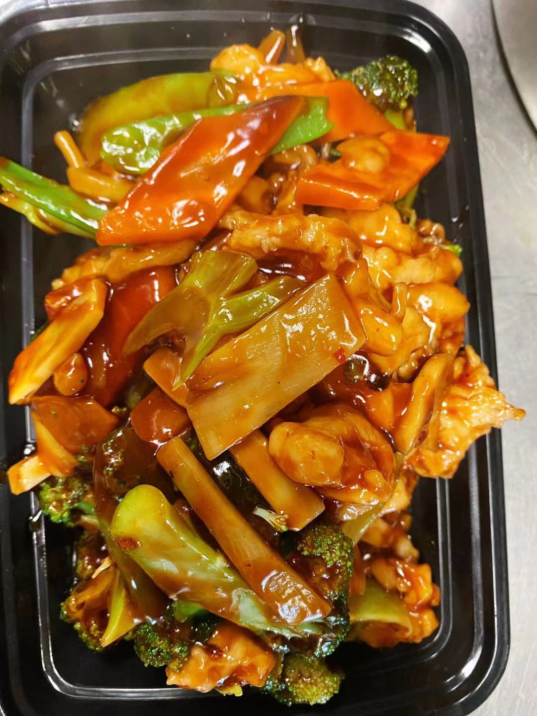 Order  Chicken with Garlic Sauce  food online from China King store, King Of Prussia on bringmethat.com