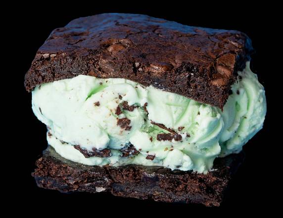 Order Brownies w/ Mint Chip Ice Cream food online from The Baked Bear Bethesda store, Rockville on bringmethat.com