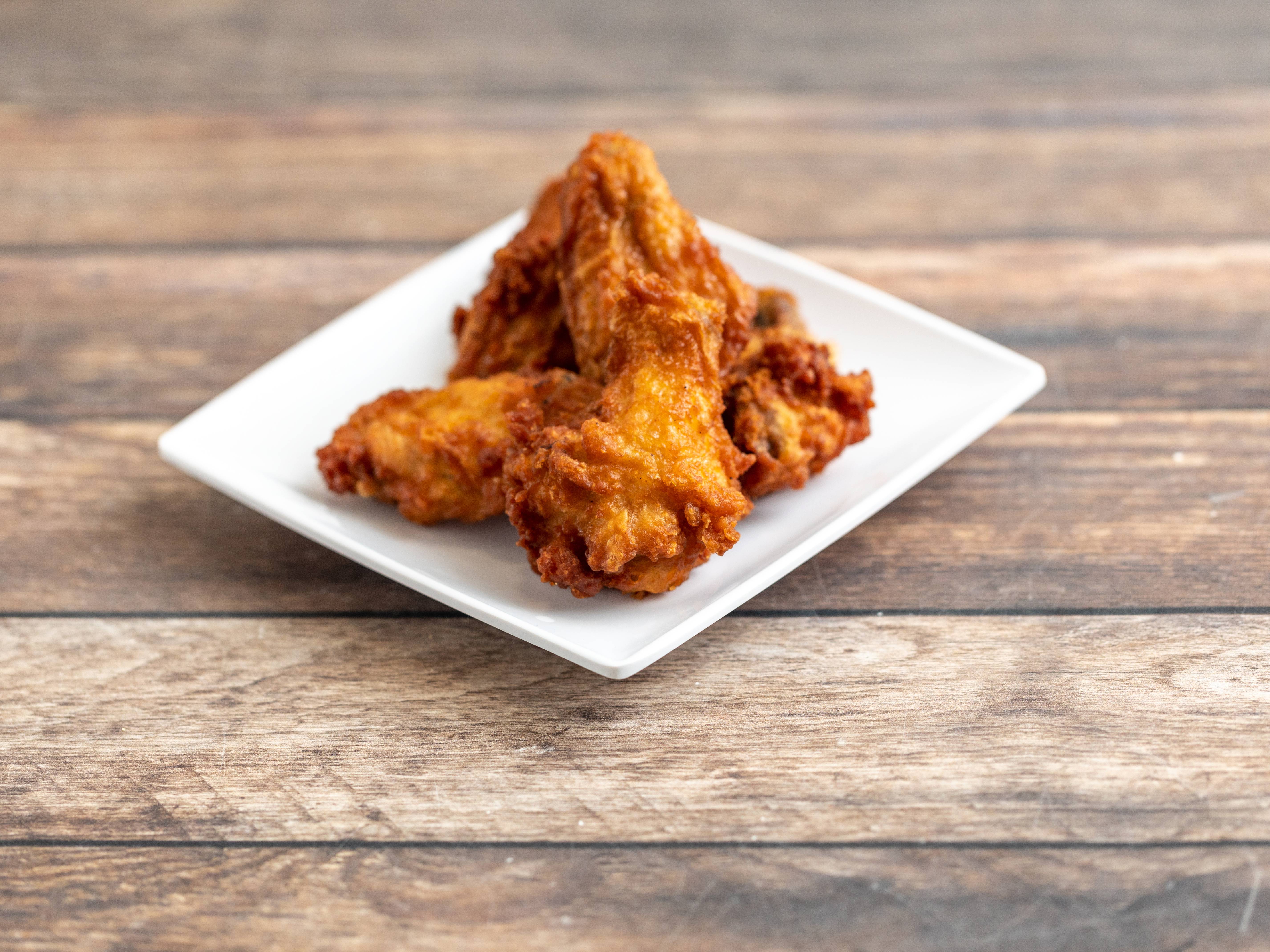 Order Chicken Wings food online from Andrew Square House of Pizza store, Boston on bringmethat.com