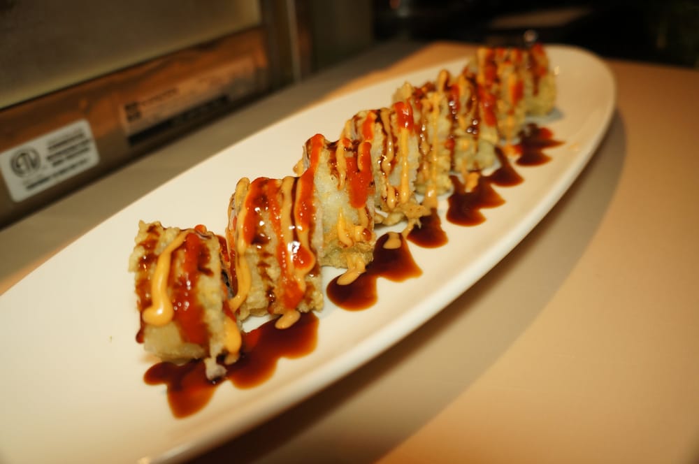 Order Spicy Crabmeat Tempura Roll food online from Thousand Wok Asian Bistro store, Thousand Oaks on bringmethat.com