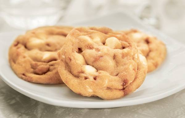 Order Macadamia Nut Cookie food online from Primohoagies store, Norristown on bringmethat.com