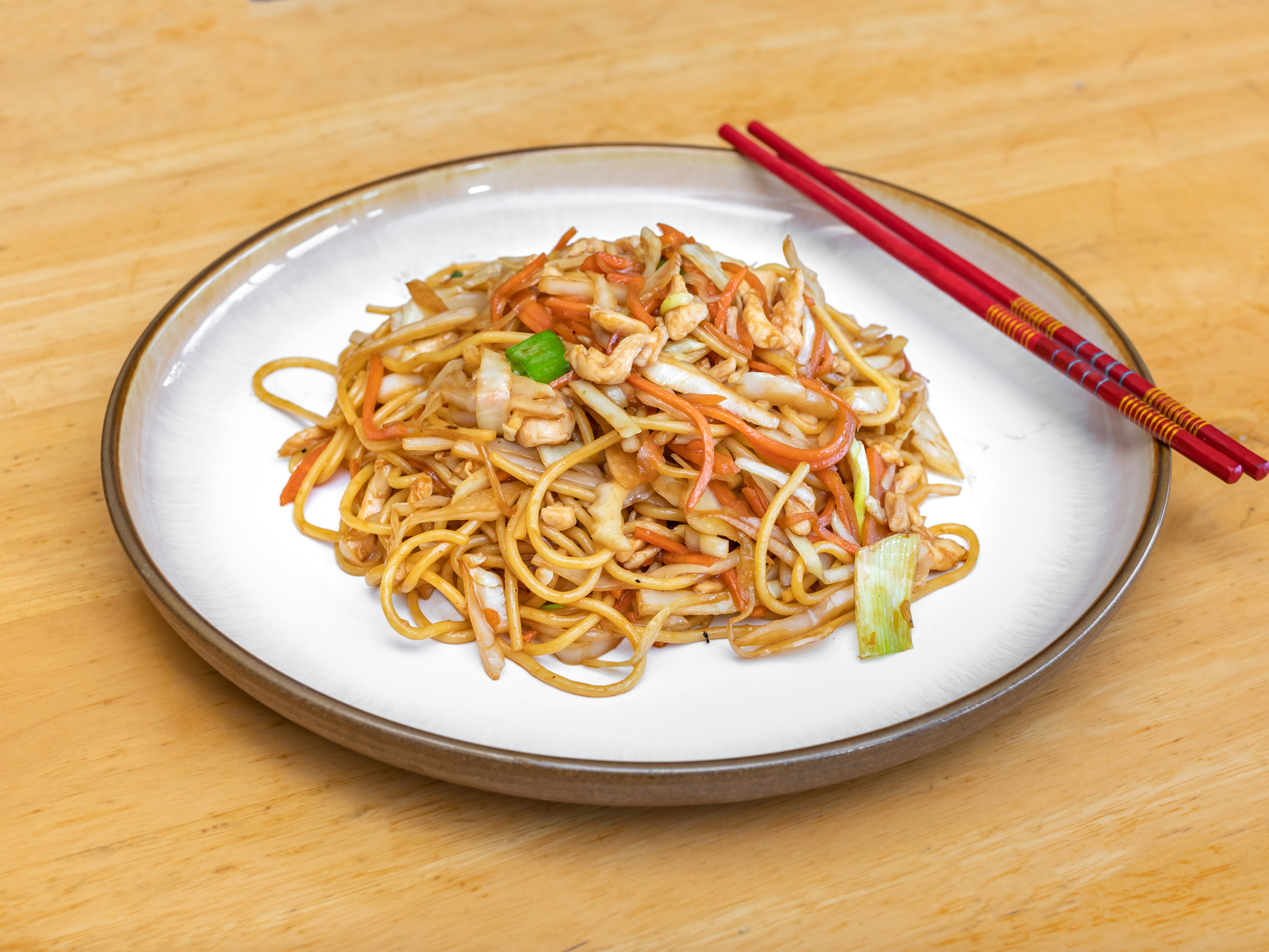 Order C16. Chicken Lo Mein food online from Rice King Chinese Restaurant store, Toledo on bringmethat.com