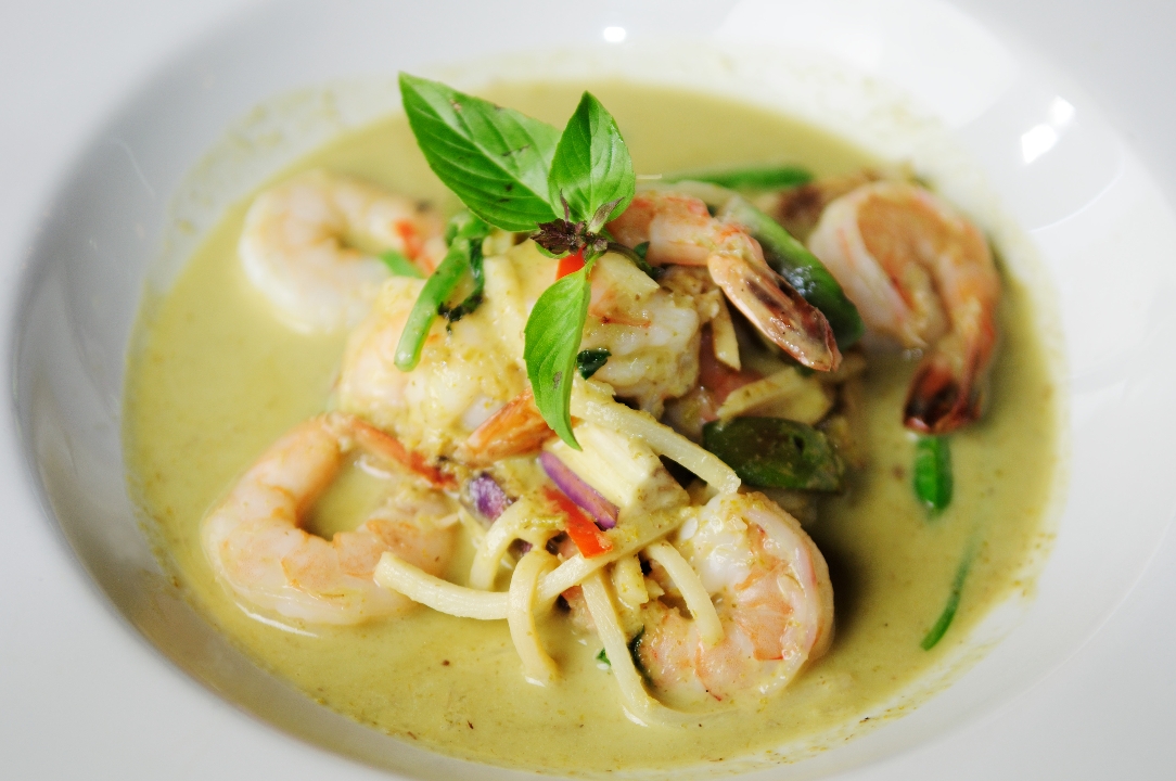 Order Green Curry (GF) food online from 26 Thai Sushi & Bar At Brookhaven. store, Brookhaven on bringmethat.com