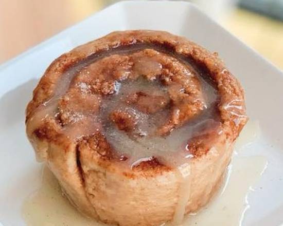 Order Frozen Cinnamon Roll food online from Wheat's End Cafe store, Chicago on bringmethat.com