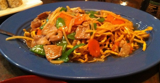 Order Pan-Fried Noodles food online from Montien store, Boston on bringmethat.com