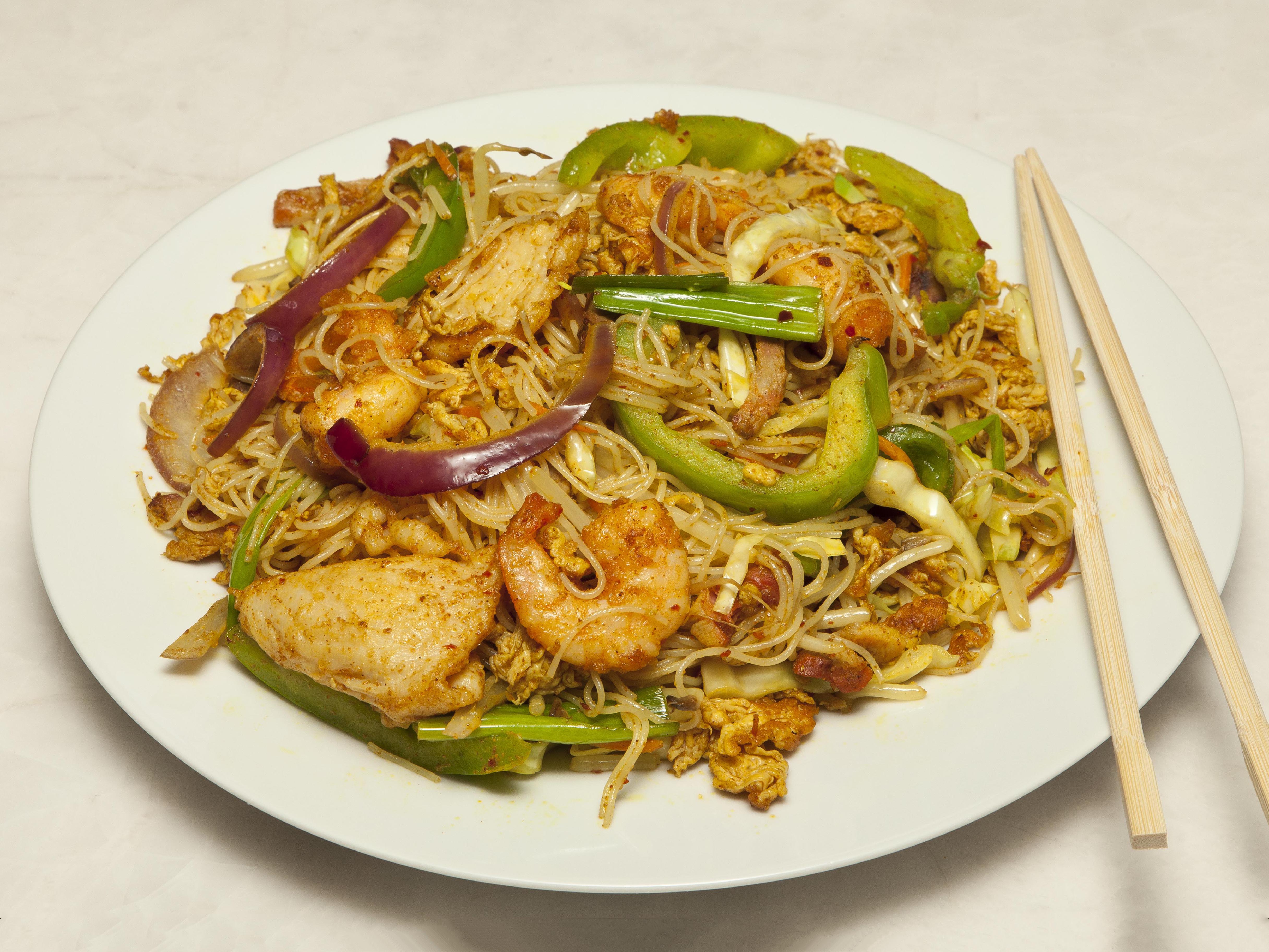 Order 78. Singapore Rice Noodle food online from China One store, Las Vegas on bringmethat.com