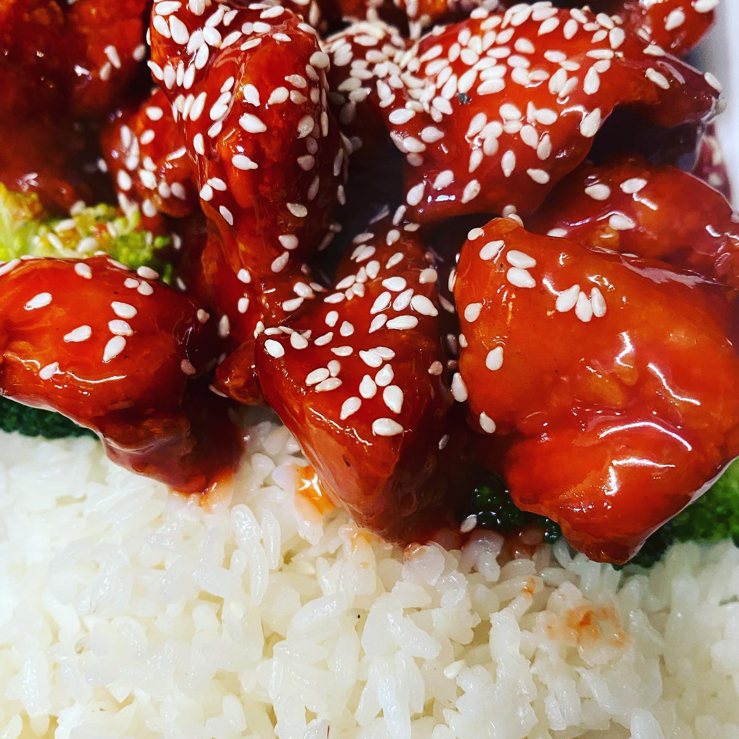Order Sesame Chicken Rice Bowl food online from Bubble Cafe store, Athens on bringmethat.com