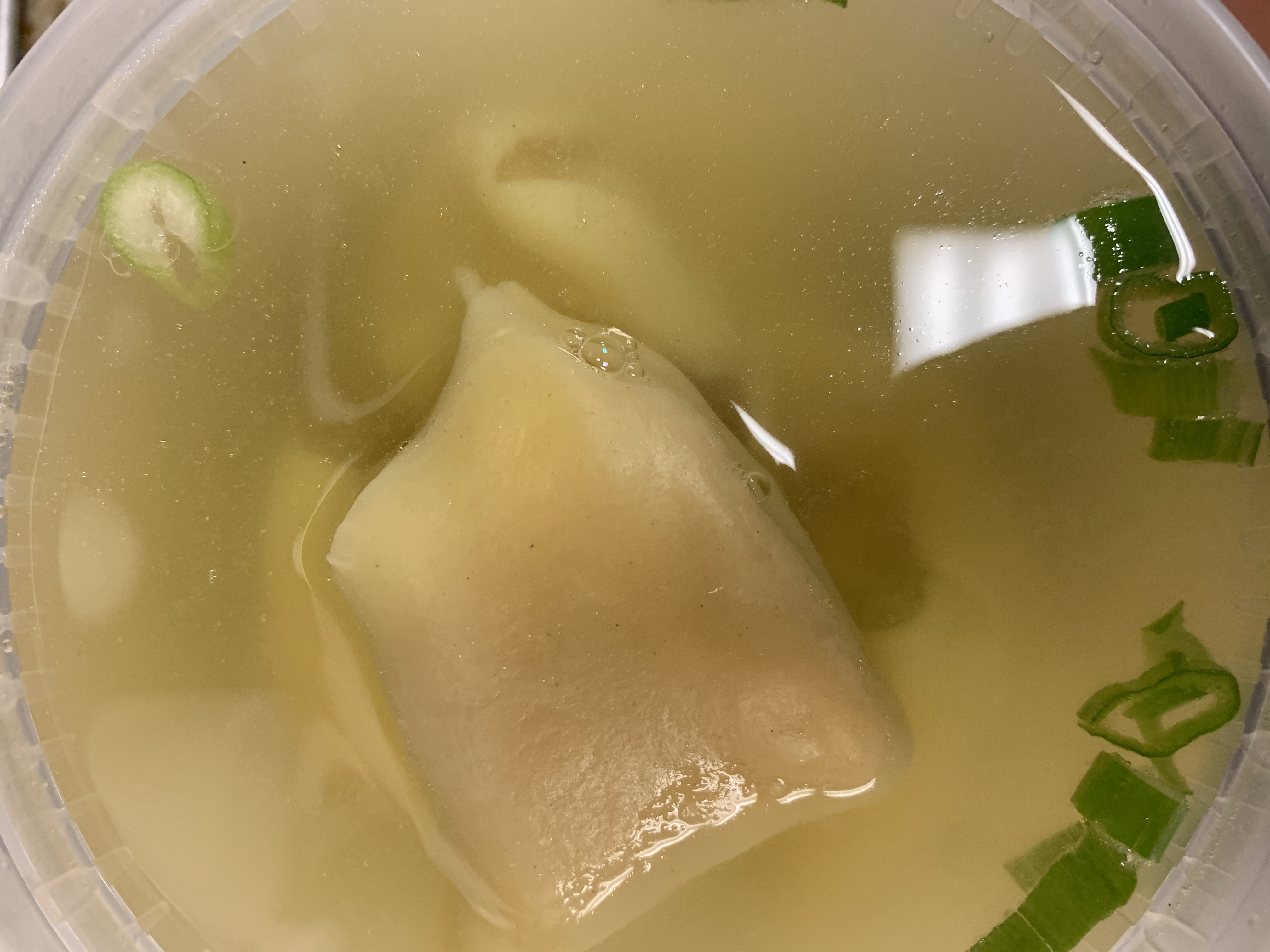 Order 31. Wonton Soup (Quart) food online from Yong Wang Kitchen store, East Islip on bringmethat.com