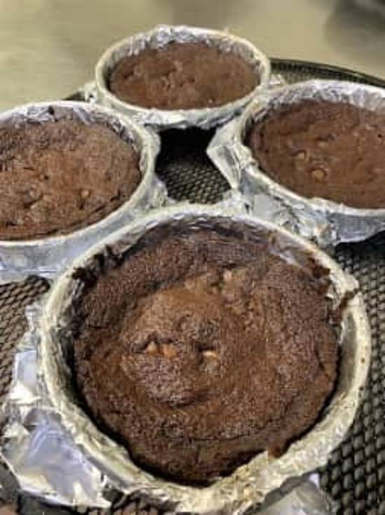 Order Deep Dish Chocolate Brownie food online from Pizzapapalis store, Taylor on bringmethat.com