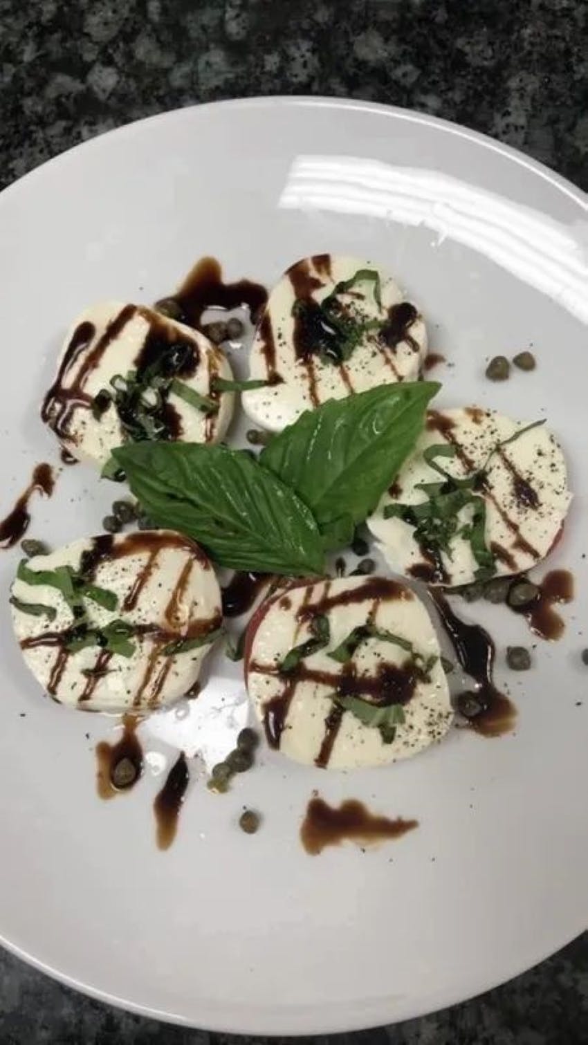 Order Mozzarella Caprese - Appetizer food online from Bellissimo store, Colleyville on bringmethat.com