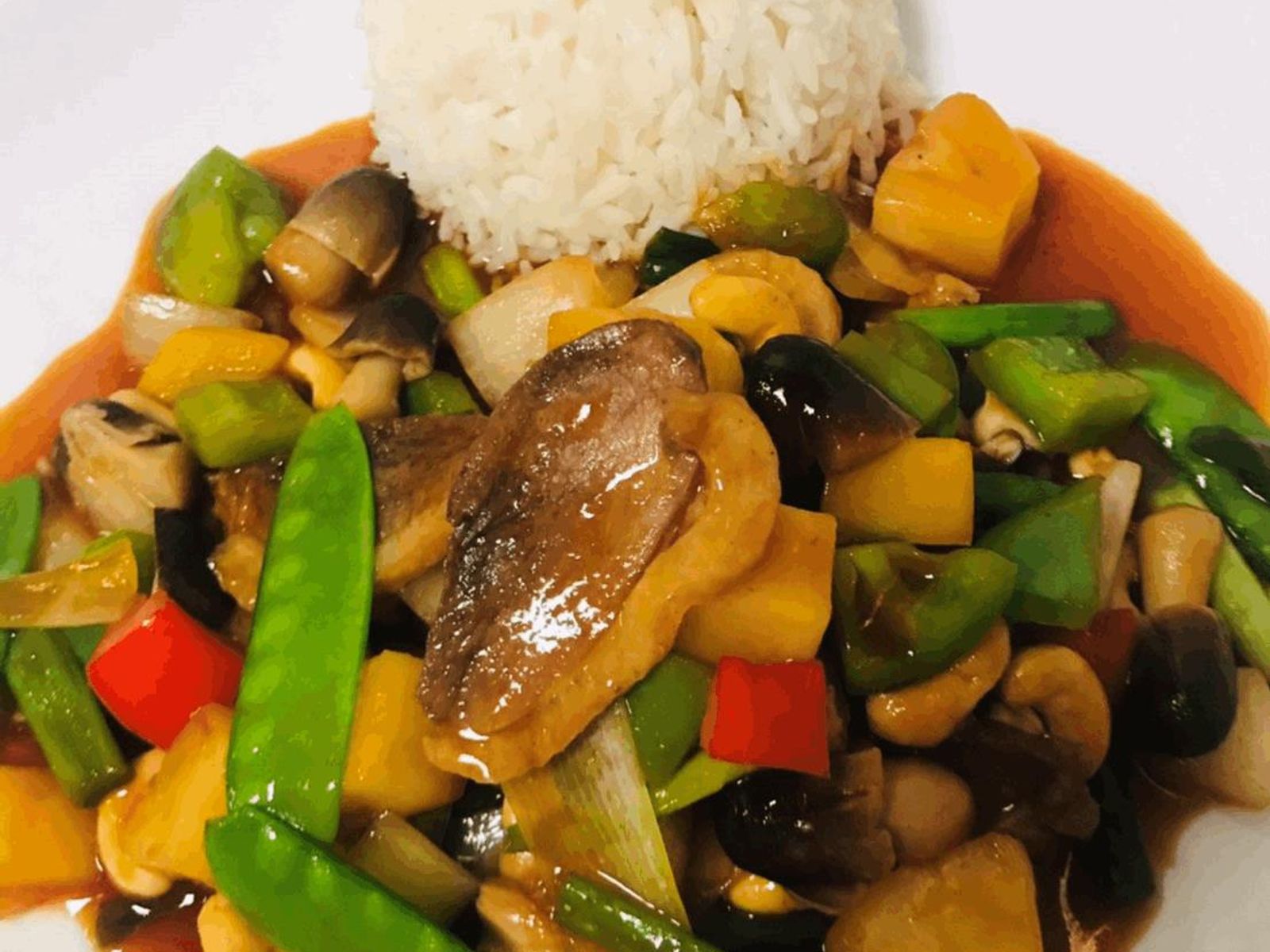 Order Cashew Duck food online from Similan Thai & Sushi store, Chicago on bringmethat.com