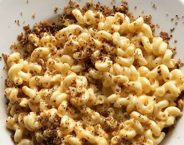 Order Pub Mac and Cheese food online from Tc Hooligans store, Rochester on bringmethat.com