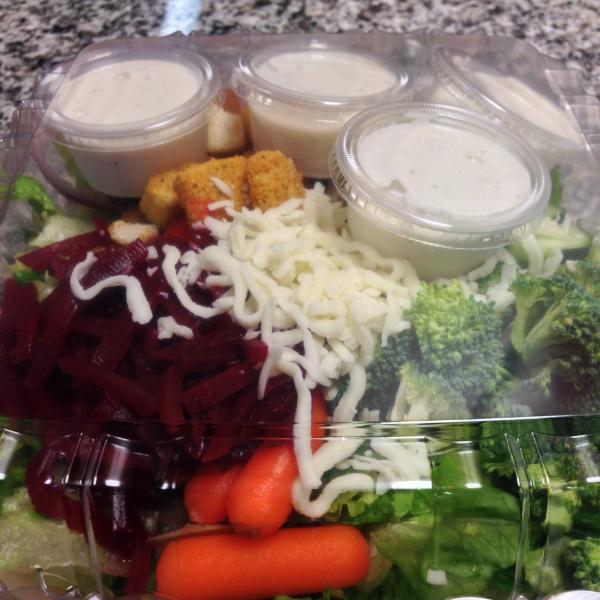 Order Fresh Salad food online from Aladino Pizza store, Brentwood on bringmethat.com