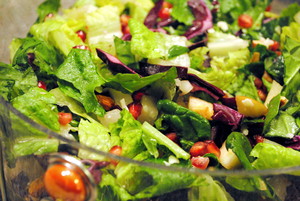Order Tossed Salad food online from Linwood Pizza store, Fort Lee on bringmethat.com