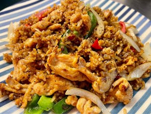 Order F2. Basil Fried Rice food online from Thai Der store, Las Vegas on bringmethat.com