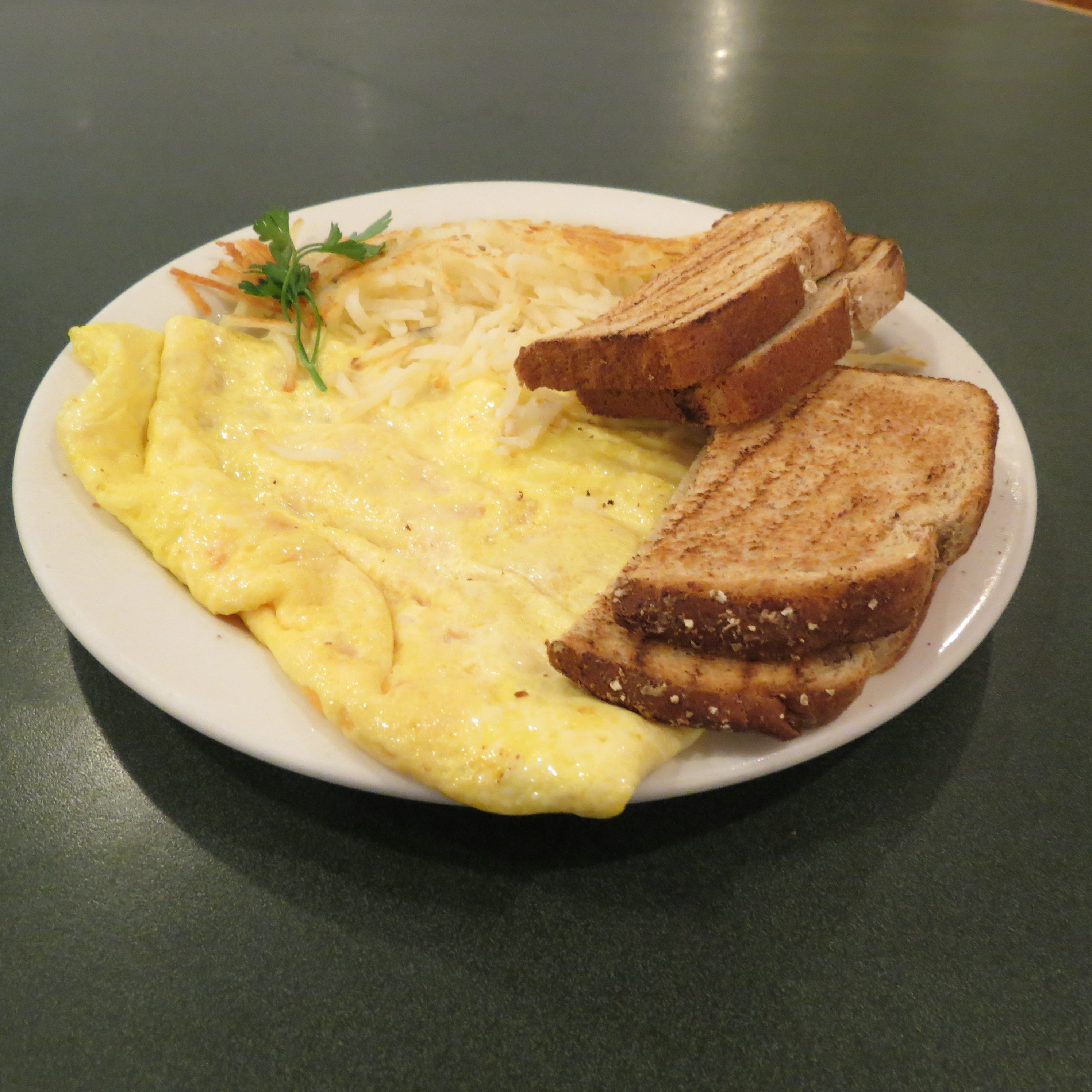Order Cheesy Omelette food online from Grand Day Cafe store, Columbus on bringmethat.com